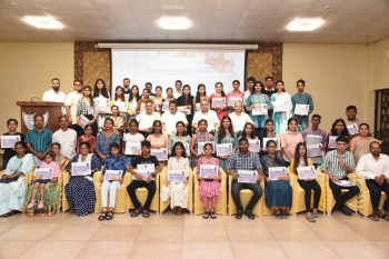 ﻿SES felicitates meritorious students