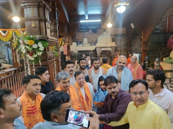 ﻿CM, Vishwajit bhai-bhai?
