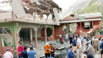 ﻿Dismantling terror networks