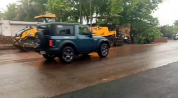 Road hotmixing amid rain sparks outrage in Mapusa