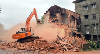 ﻿Demolition of dilapidated Mapusa house completed