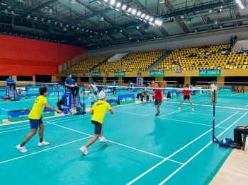 Hooda & Khatri storm into doubles final