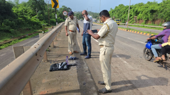﻿Bike-borne assailants attack college teen with acid