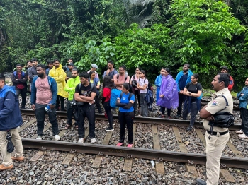 21 detained for using   illegal railway track   route to Dudhsagar