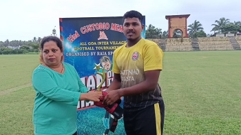 ﻿Fr Agnelo YSC Paroda sail into quarters