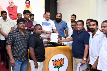 Taxi operators meet Godinho over draft aggregator policy