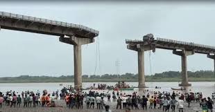 ﻿Collapsing bridges: Graft, neglect & greed