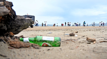 ﻿Goa may ban glass liquor bottles along beaches to curb tourist injuries: CM