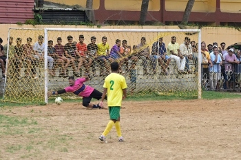 ﻿CRC Chinchinim march into semifinals