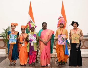 Goan students celebrate Raksha Bandhan with President Murmu