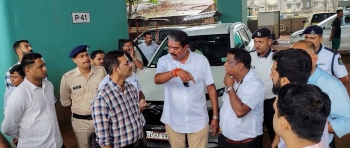 Volunteers to collect   flowers, Nirmalya at   Ganesh Visarjan site
