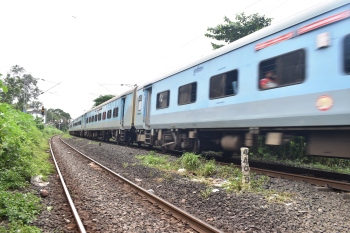 ﻿Double tracking: Saxttikars brace for daily traffic ordeals with more crossing closures