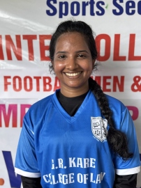 ﻿Cuncolim girl Anaida Dias creating havoc with rival defense at inter-college women’s tournament