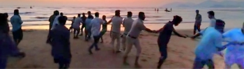 Boat capsizes off Rajbag, 6 fishermen swim ashore