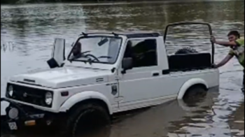 Jeep plunges into Corjuem river while following Google Maps, driver escapes unhurt