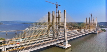 ﻿Wind-resistant design for Zuari Bridge twin towers