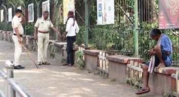 Police clear anti-socials from municipal  garden in Margao