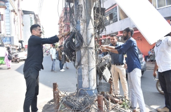 ‘Who’s taking hafta?’: Power official removes illegal cables in Aquem, takes on own dept over inaction