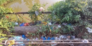 Mungul bridge turns dumping hotspot, demand for fencing to curb menace