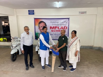 Shripad hands special   2-wheeler bikes and   assistive aid to PwDs