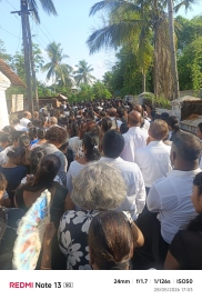 Thousands bid tearful  goodbye to Fr Bolmax