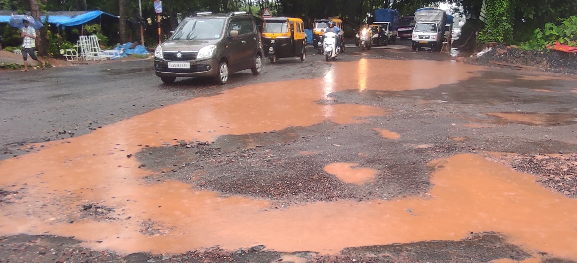 The Goan EveryDay South district hospital road develops craters