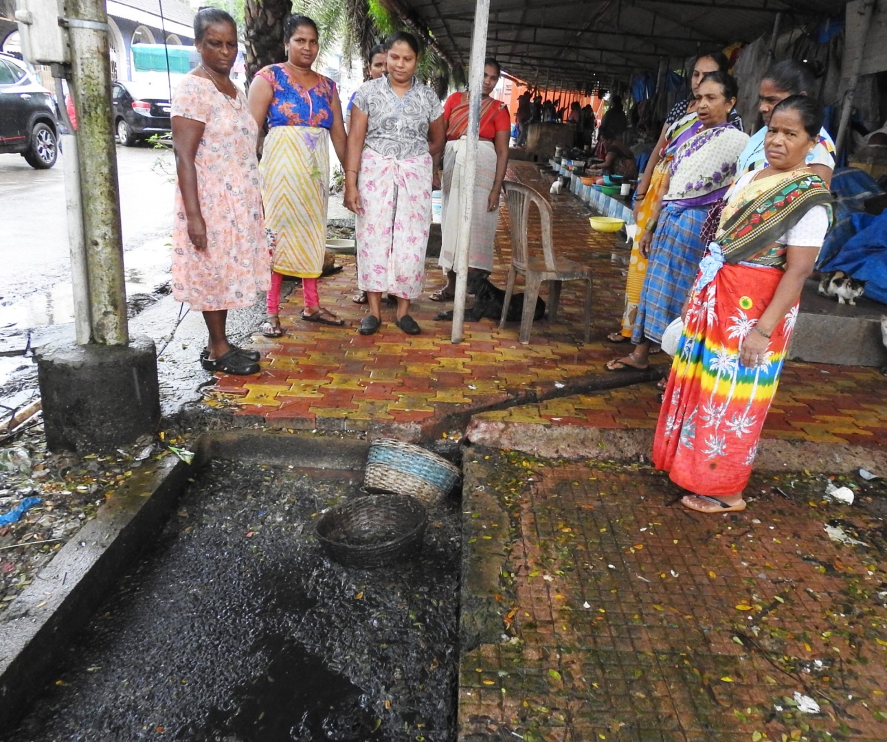 Stinky affairs at Margao retail fish market