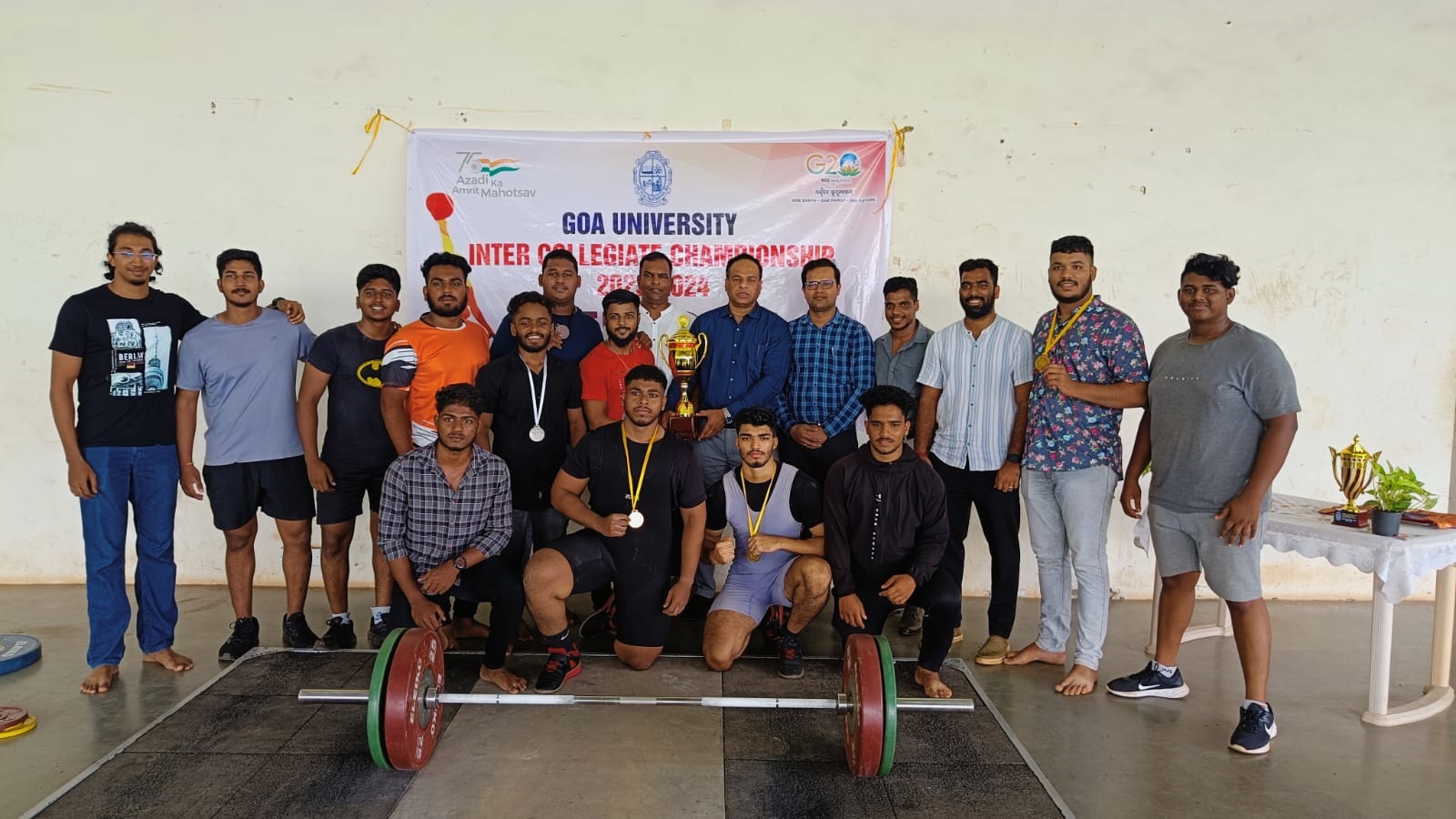 ﻿DM's College weightlifting champions