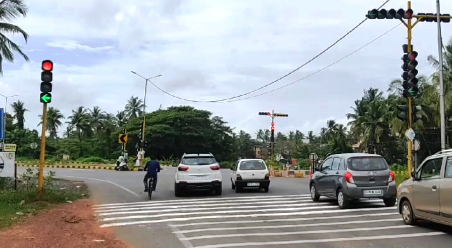 Traffic signals start functioning again at   mishap prone Belem-Navelim junction