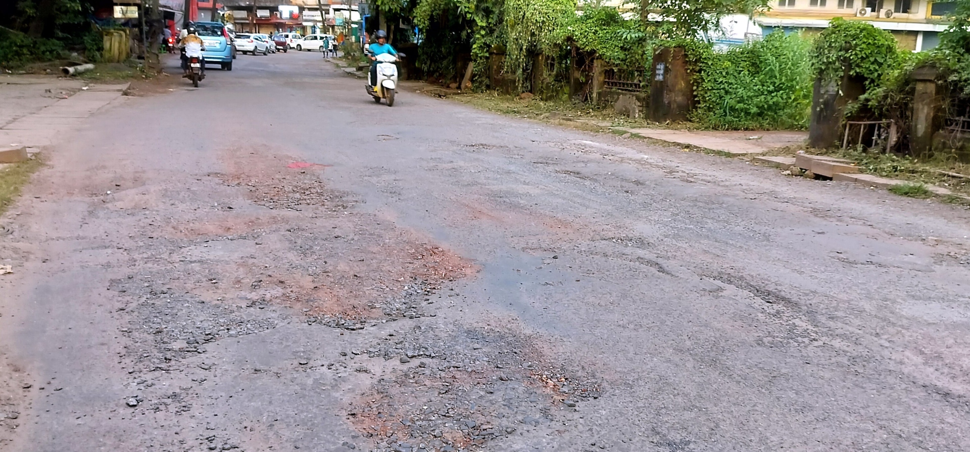 Unrepaired Mapusa roads to greet Ganesh during visarjan