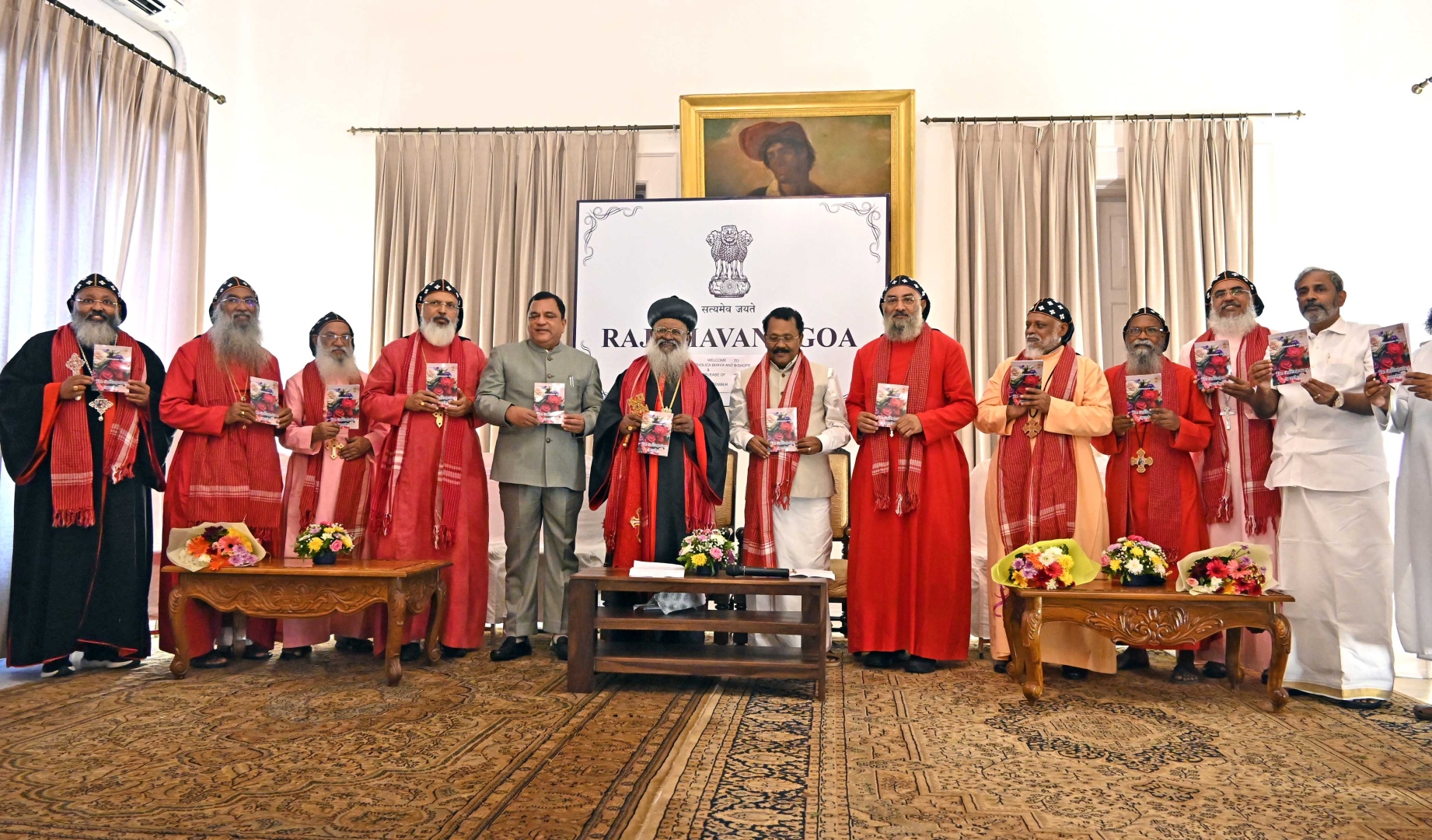 Governor honours Baselios  Marthoma Mathews III, team