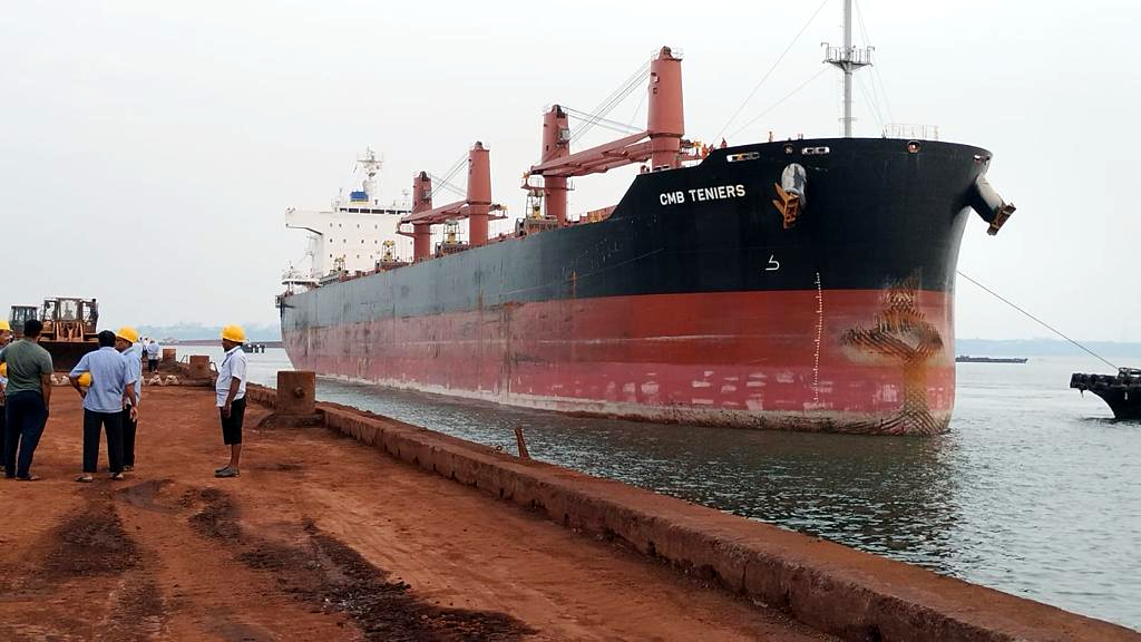 DIWL creates Asian record, handles highest cargo in one day at Mormugao Port