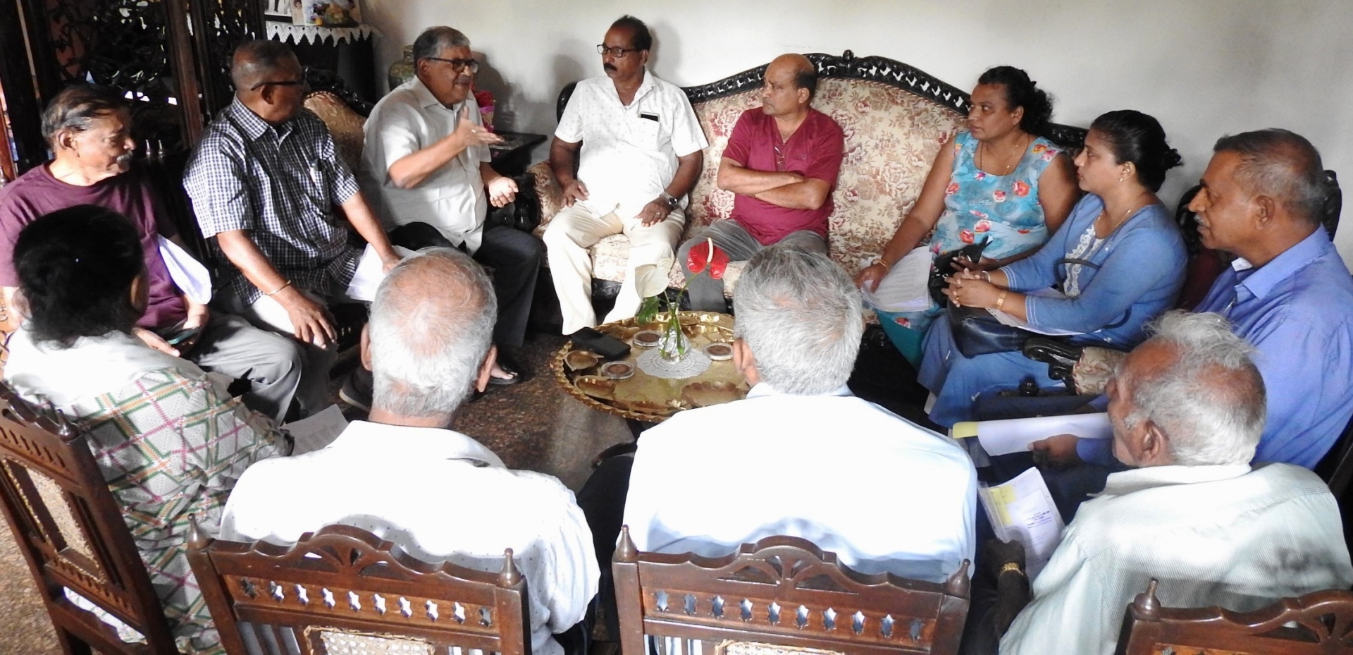 Loutolim farmers meet Nuvem MLA, voice opposition to Borim bridge through fields