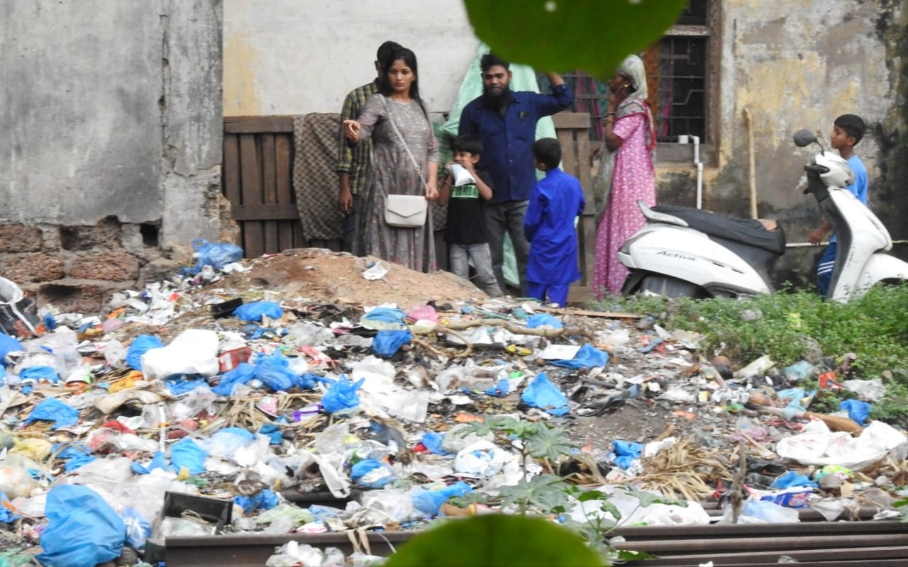 MMC dy chief promises to  solve waste dumping issue