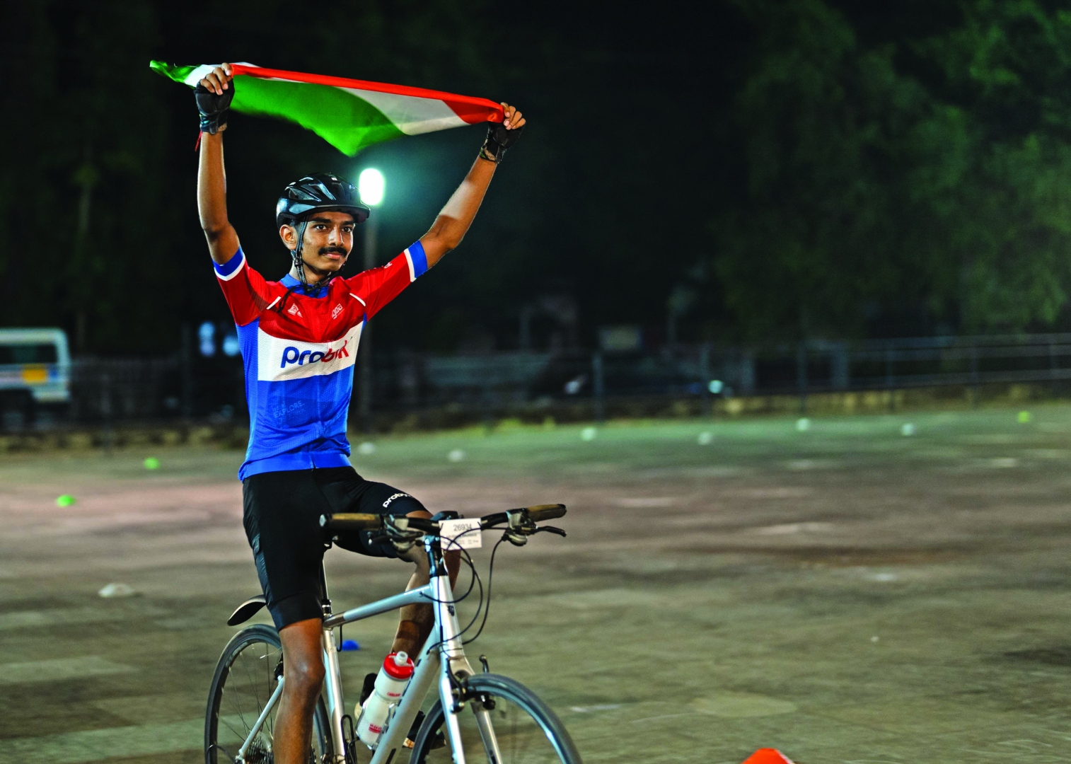 Goan cyclist makes successful Guinness bid by cycling no-hands for 150 km