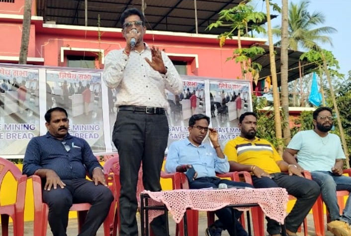 ﻿Truckers oppose moves to stop ore handling operations at Kalay Railway Yard