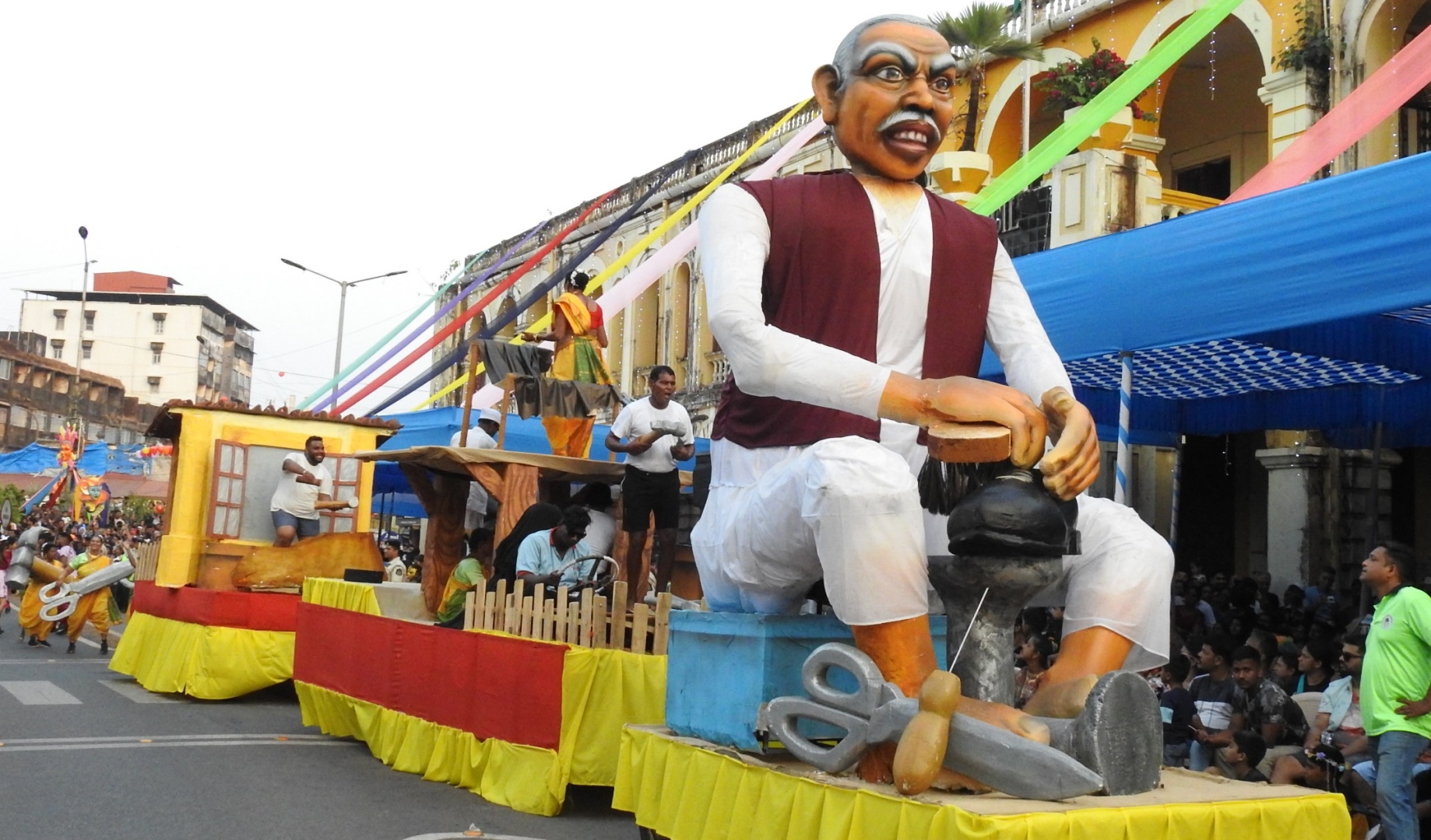 Saxttikars keep date with Margao Carnival as floats showcase rich cultural heritage