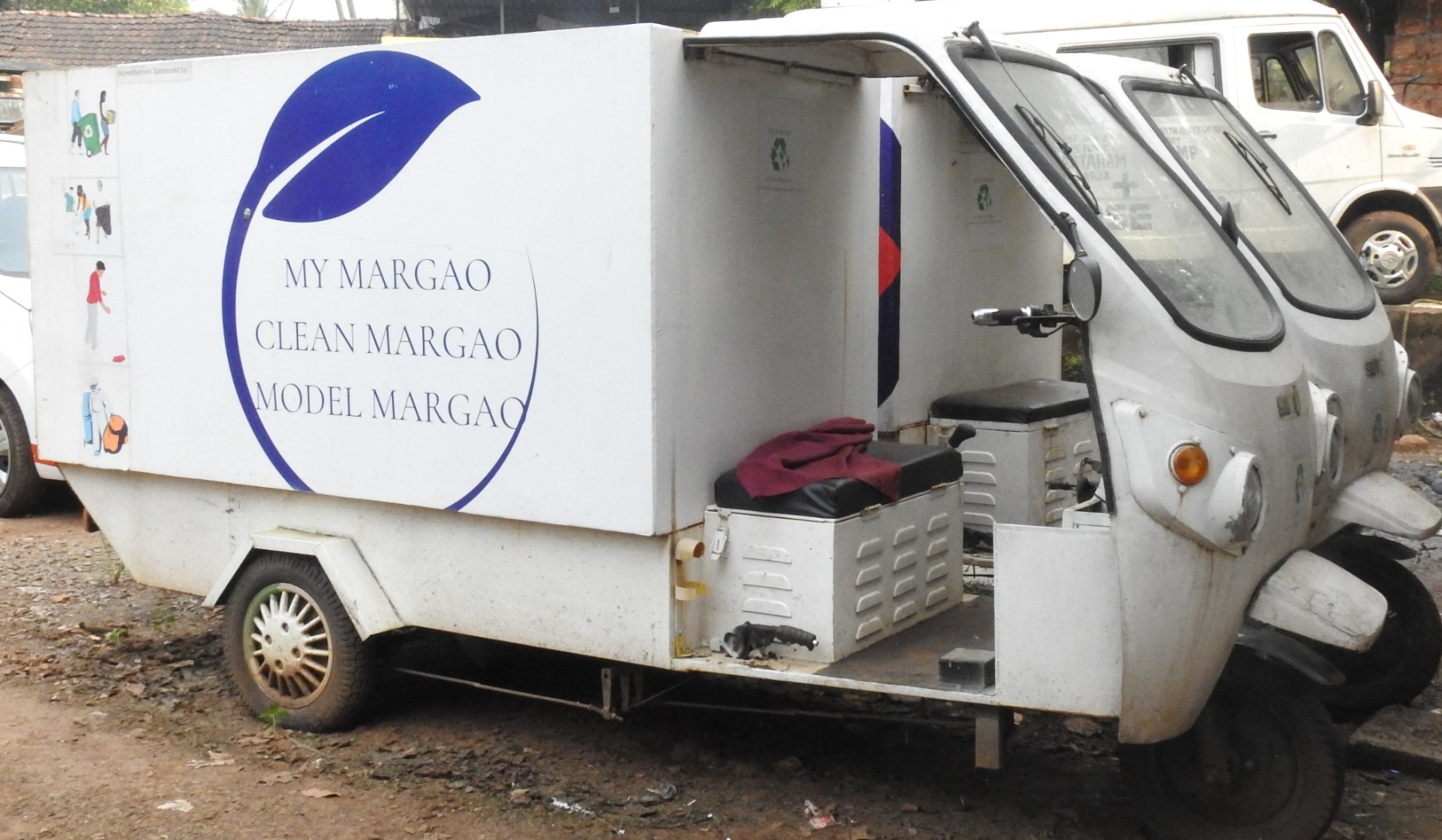 E-rickshaws to clean footpaths dumped   after contractor abandoned project