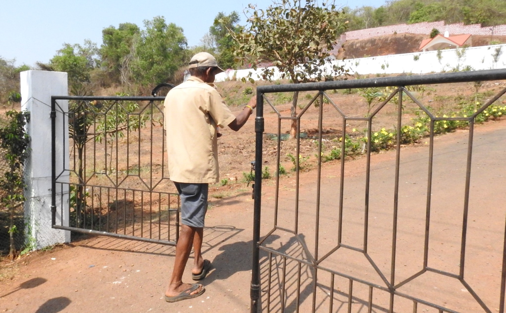 The Goan EveryDay With no road access at kabrastan site, consultant suggested bridge connecting