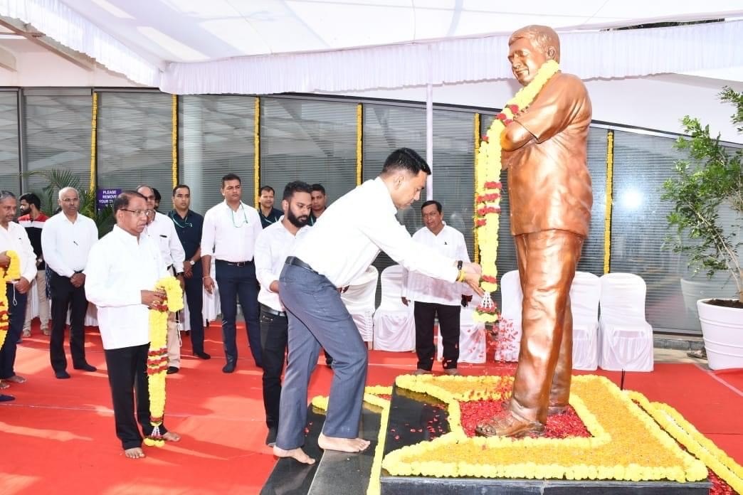 CM, son pay homage to Manohar Parrikar on 5th death anniversary