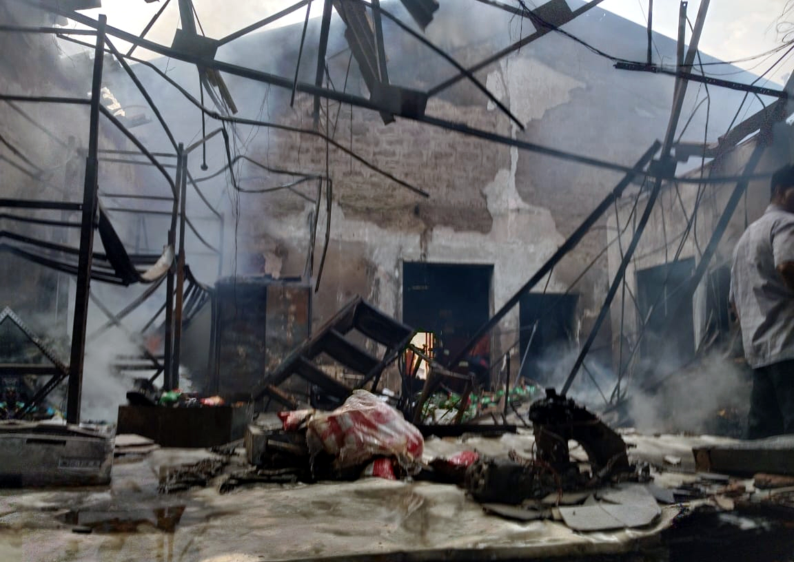 Food factory gutted  in blaze at Corlim   industrial estate
