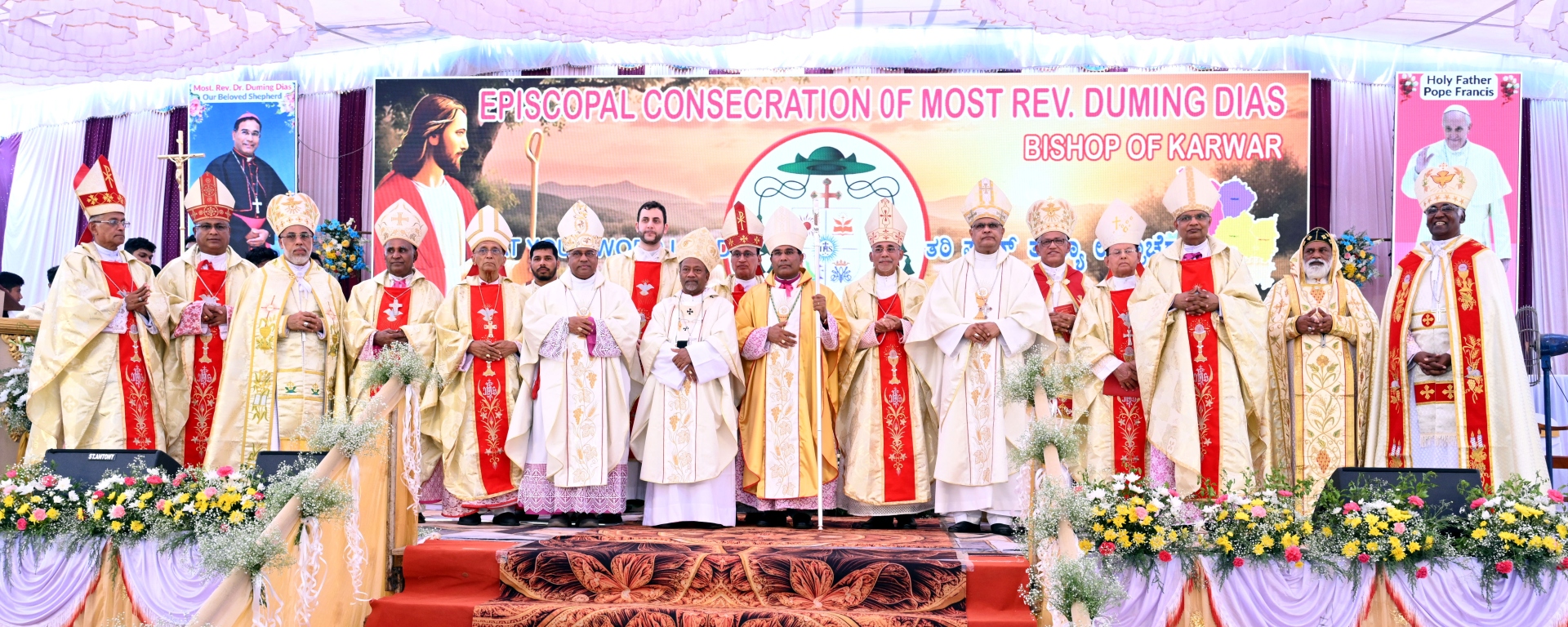 Bishop Duming Dias installed in Karwar diocese