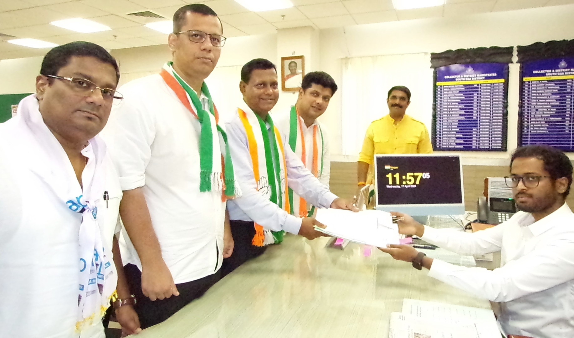INDIA BLOC SHOW OF STRENGTH  AT FILING OF NOMINATIONS