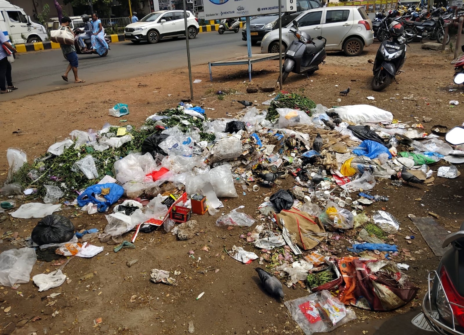 KTC, Mapusa council get notices   over Mapusa bus stand garbage