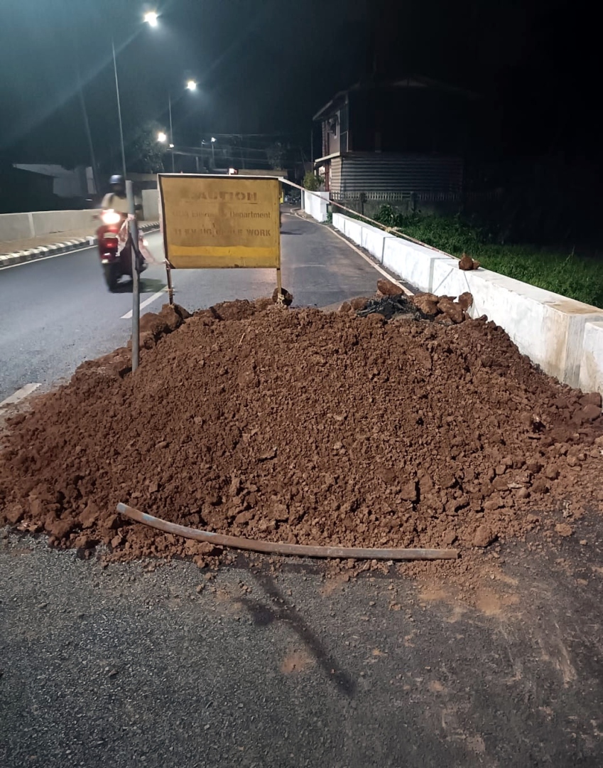 Newly paved Siolim-Sodiem link road dug up, locals upset