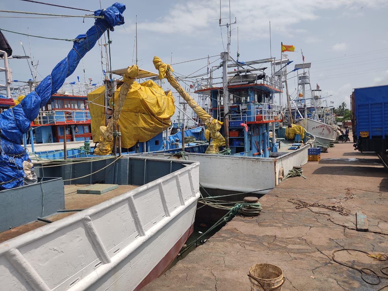 Local fishermen want  police to strictly   enforce fishing ban