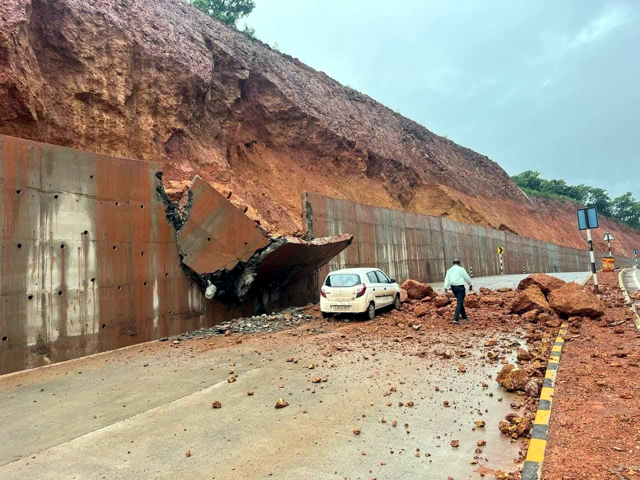 Lucky escape for motorists as protection wall gives way on NH66 in Pernem