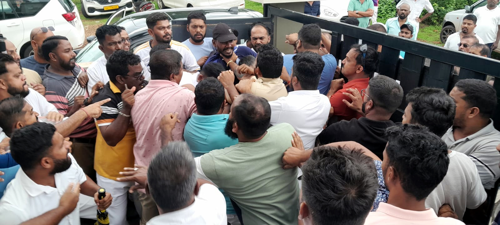 Attempts to put forth their grievances result in clash between local, GoaMiles taxi operators at Pernem MLA’s residence