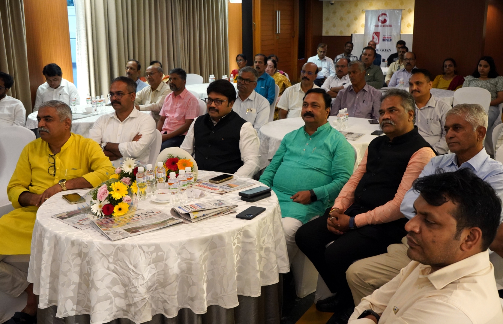﻿Prudent Media screens preview of documentary on Shri Siddharoodha Swamiji