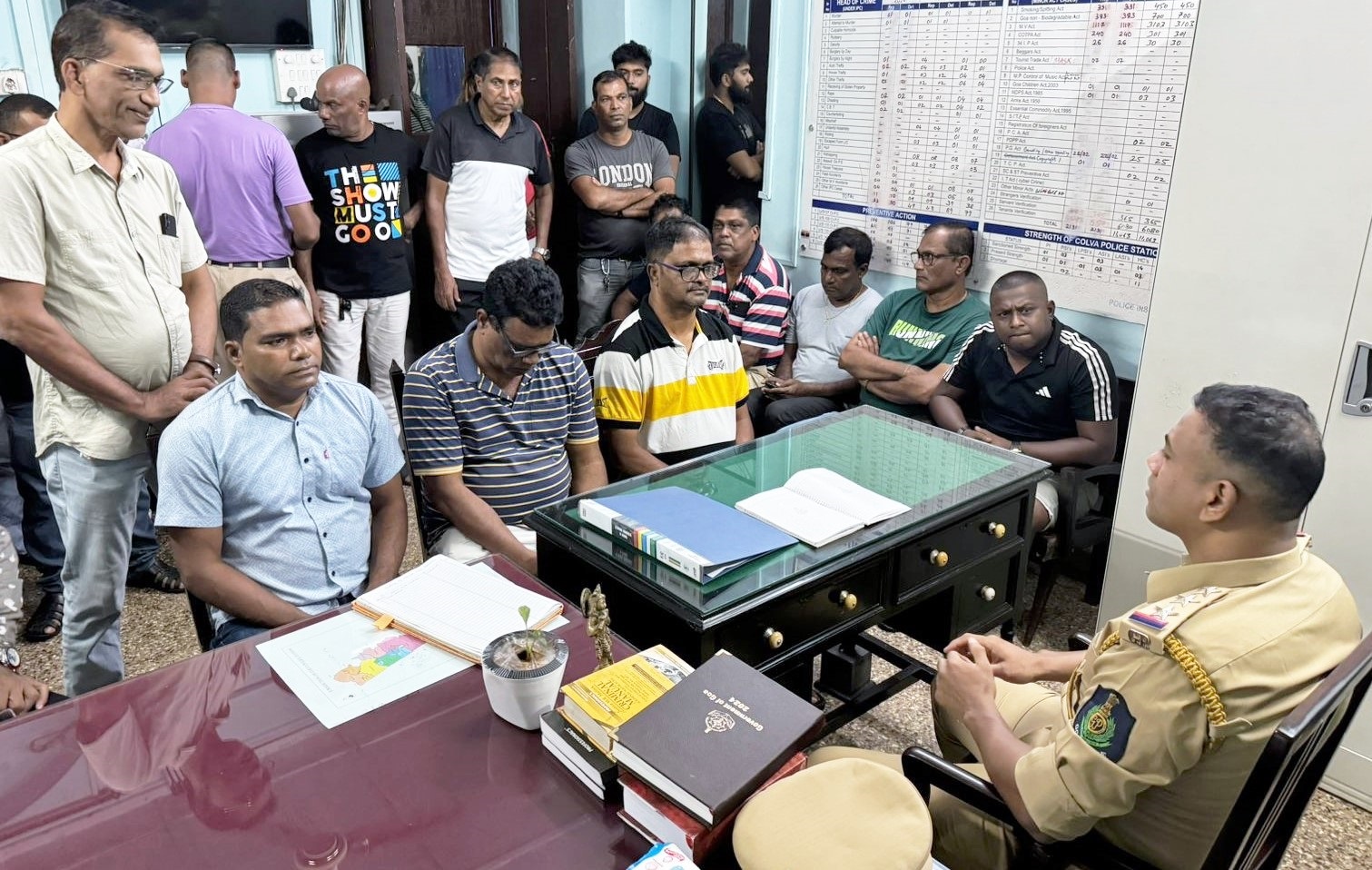 ﻿Taxi operators submit memorandum over Goa Miles conflict